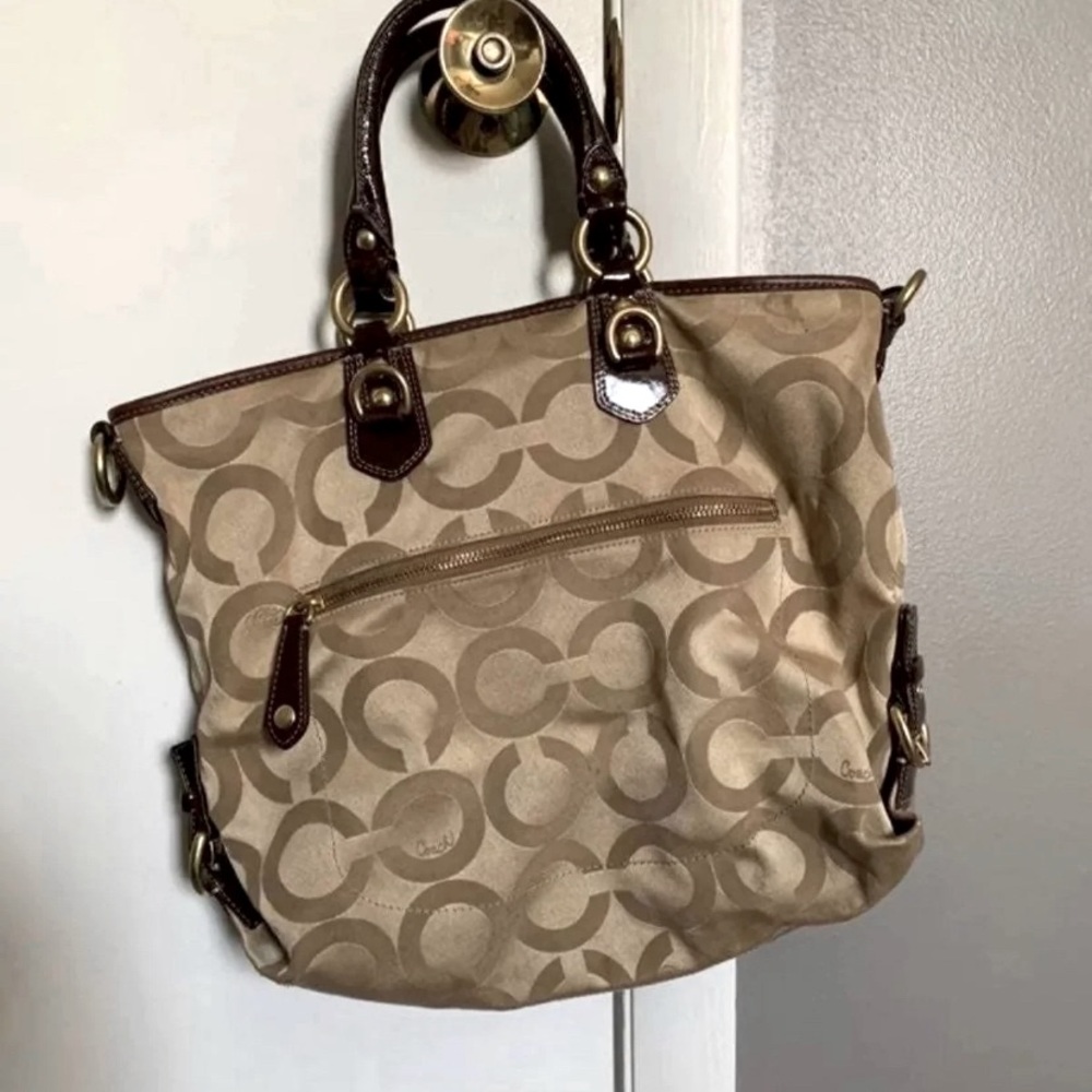 Coach Bag - Picture 2 of 4